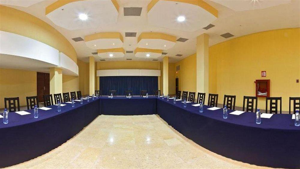 Express Nuevo Laredo, An Ihg